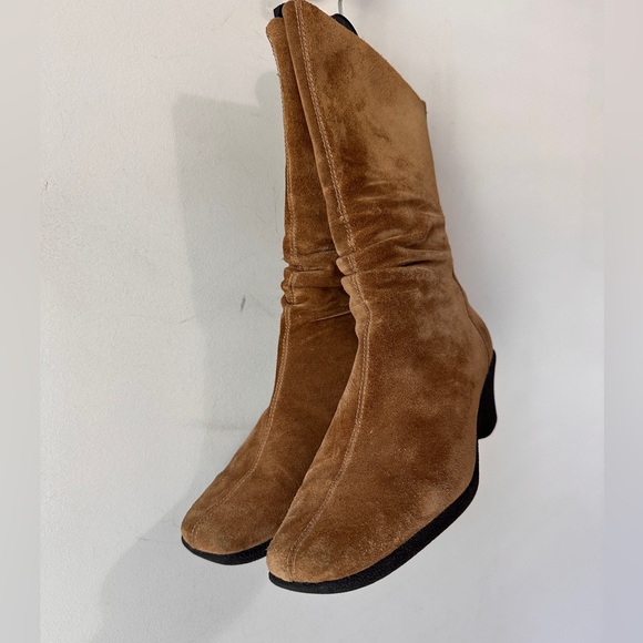 Beautiful Brown Genuine Suede Wedge Ankle Boots By BASS Size 8M - Picture 5 of 5